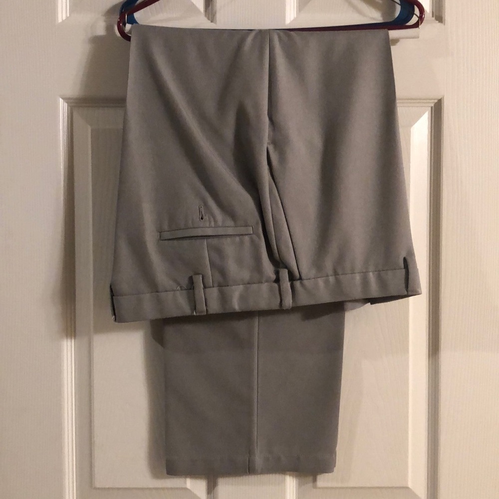 Men’s Haggar 38x29 Light Grey Dress Pants
